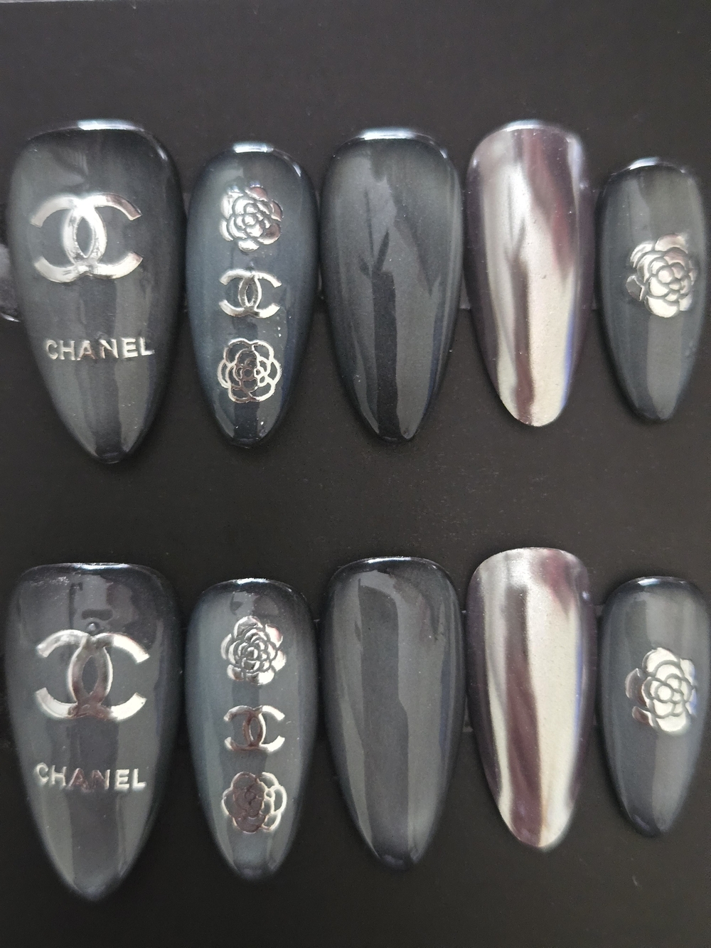 Luxery Dark Gray Metallic Press-On Nail Set